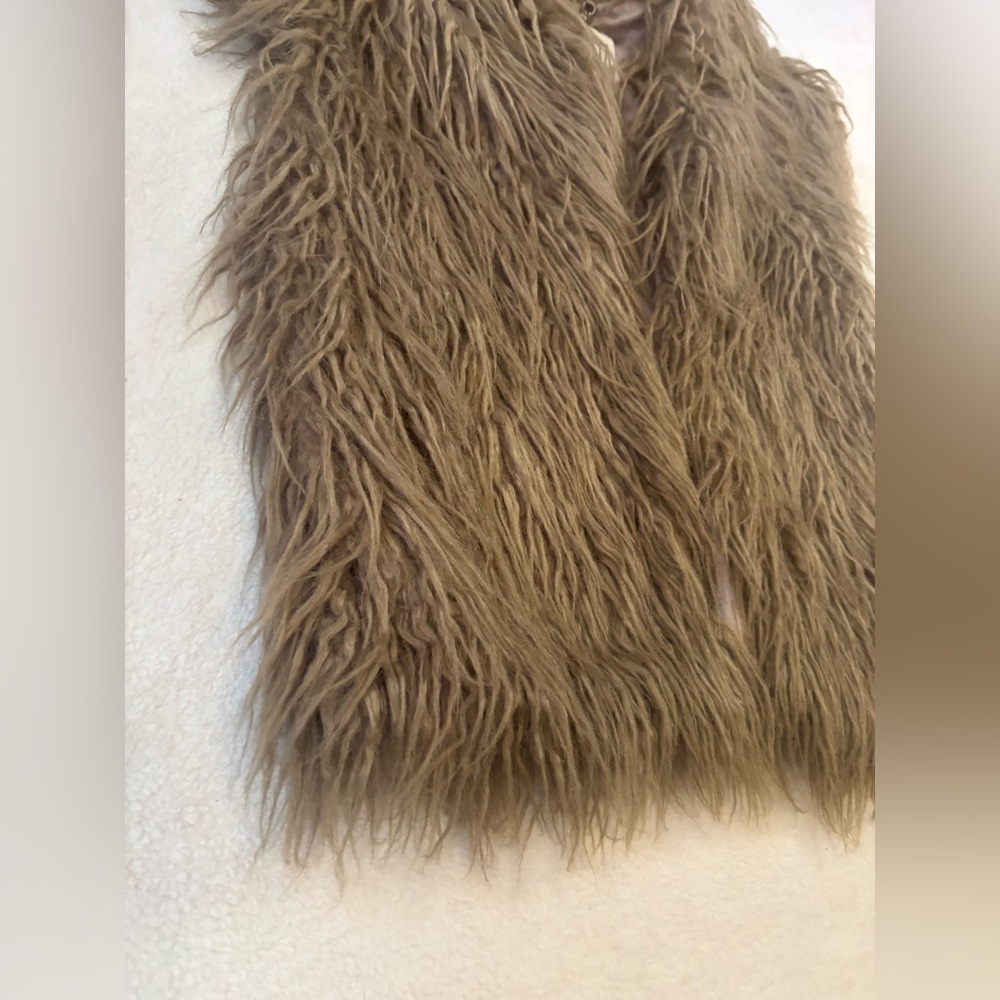 BB Dakota Woman’s Shaggy Faux Fur Vest - Brown Size Small NWOT - Picture 9 of 14